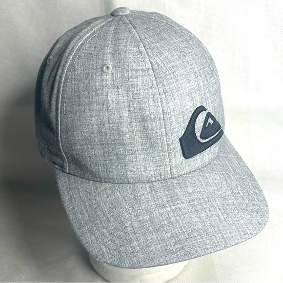 Quicksilver Thick Logo Fitted Hat Stretch Flexfit Size S/M Great Twill Black Cap - Picture 1 of 14